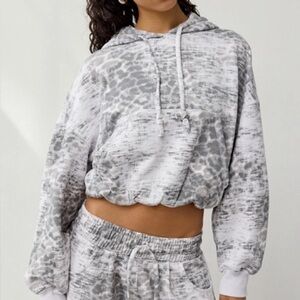 Urban Outfitters- Out From Under Bubble Hoodie Sweatshirt- (white/grey) Size L